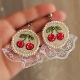 گوشواره گلدوزی مدل گیلاسِ مروارید