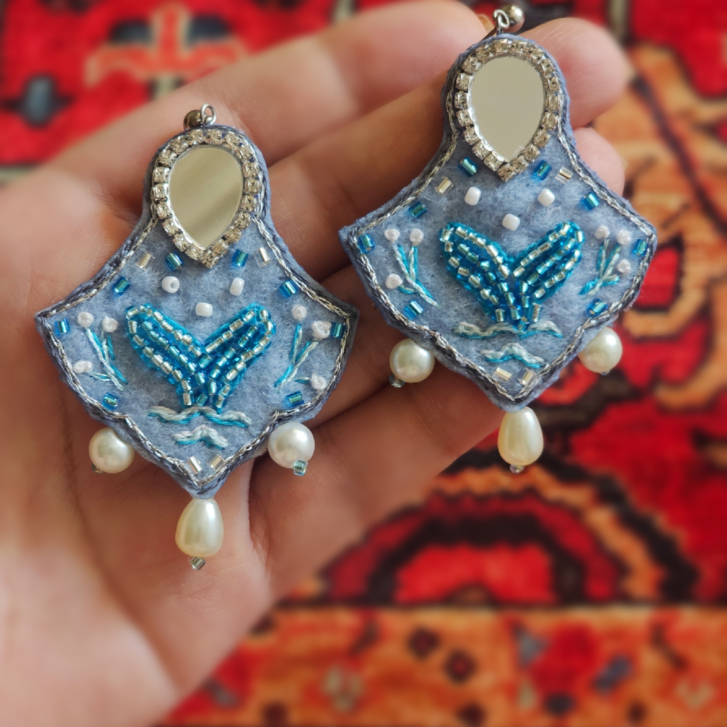 گوشواره دست دوزگلدوزی مدل آواز نهنگ